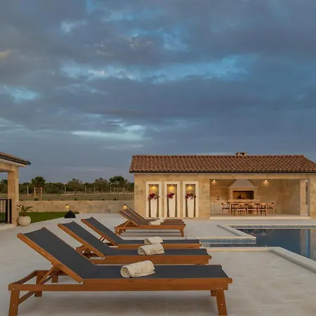 Holiday home Viliska Sveti Filip i Jakov