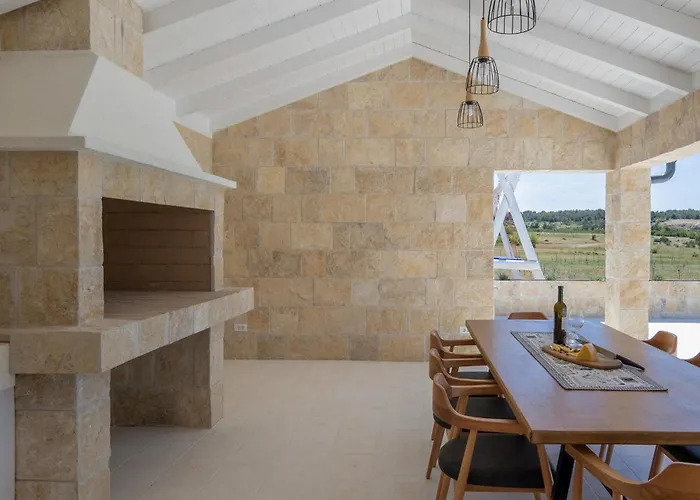 Viliska Tatil Evi Sveti Filip i Jakov